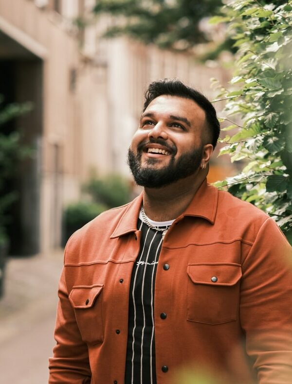 esther-min esther-min